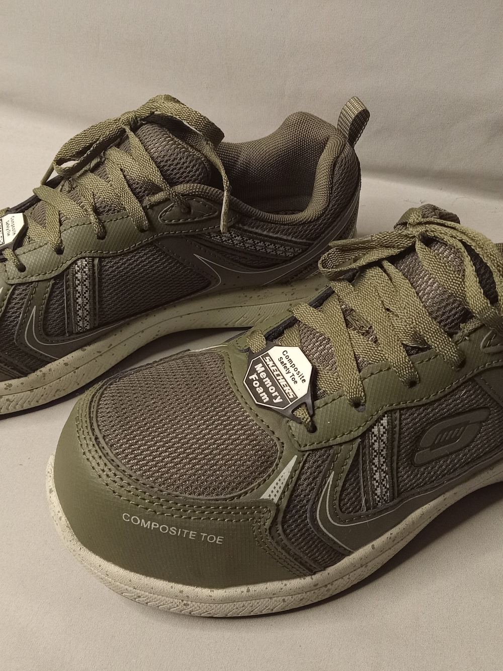 Skechers Womens 8.5 Green Safety Toe Memory Foam Slip Resistant Work Shoes